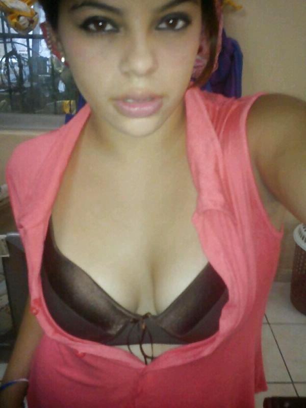13P Mexican slut selfie