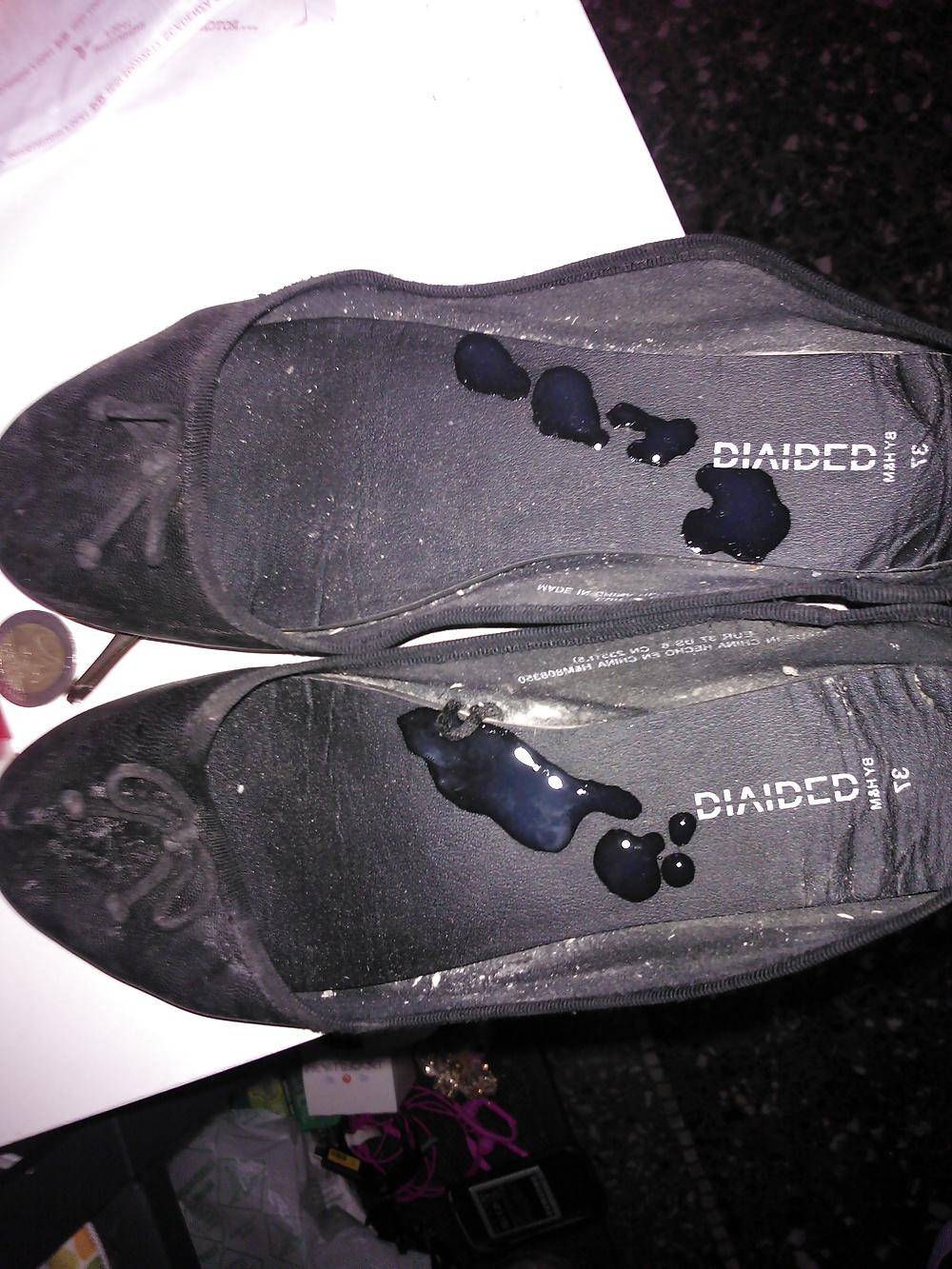 14P Friend room shoes and thongs cummed