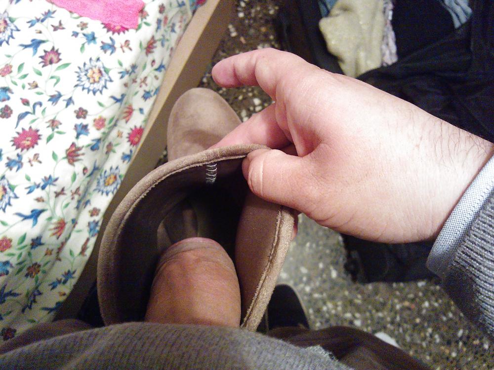 14P Friend room shoes and thongs cummed