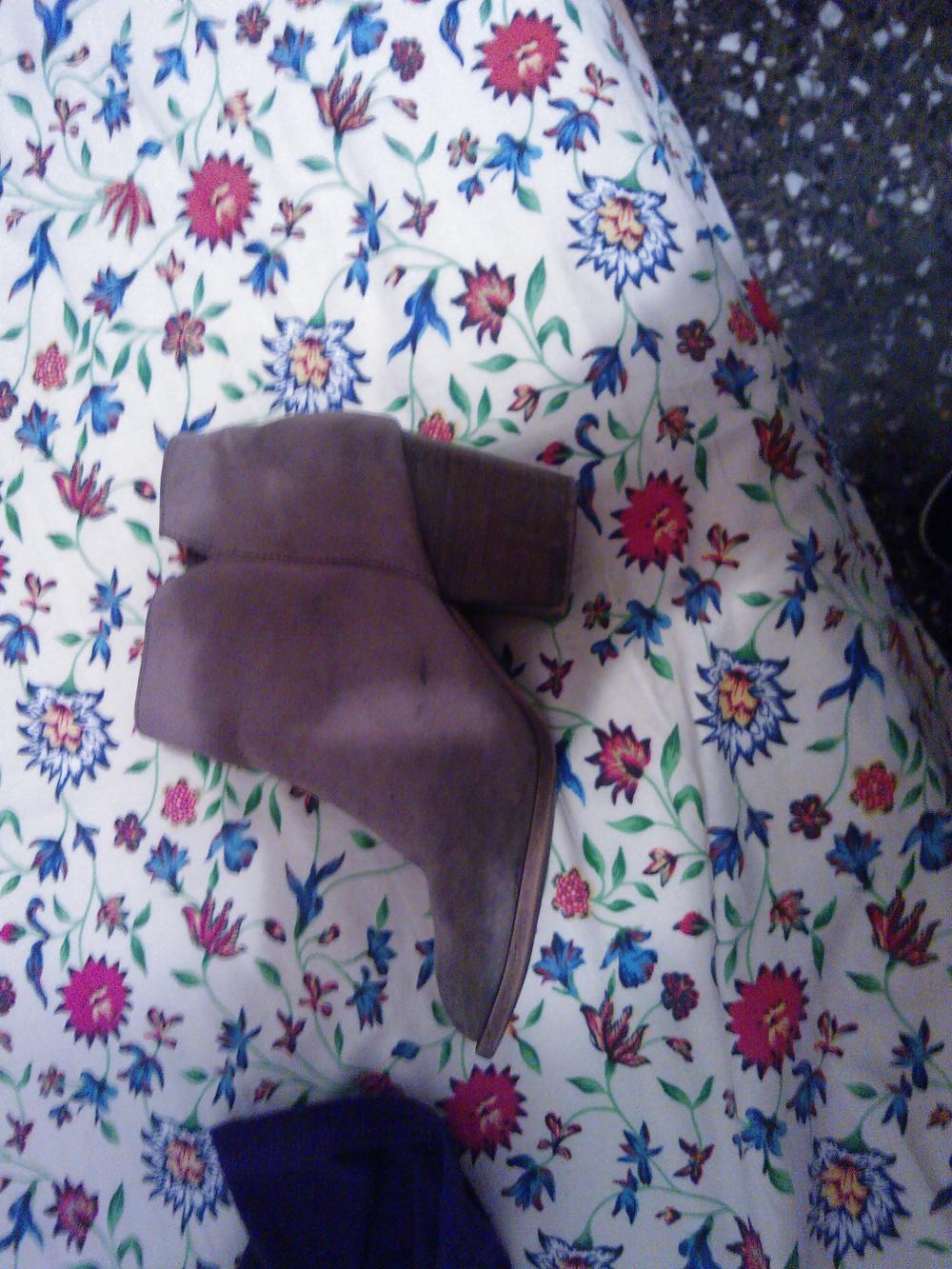 14P Friend room shoes and thongs cummed