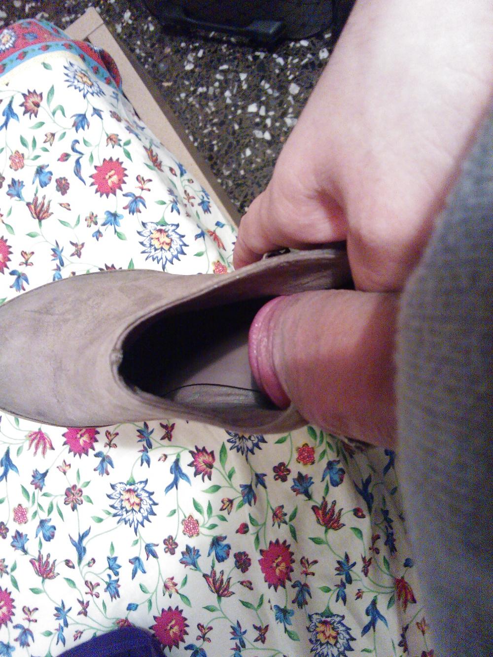 14P Friend room shoes and thongs cummed