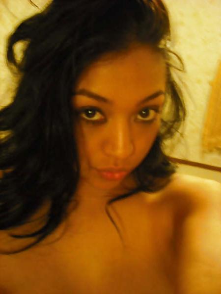 25P Mexican slut selfie 2