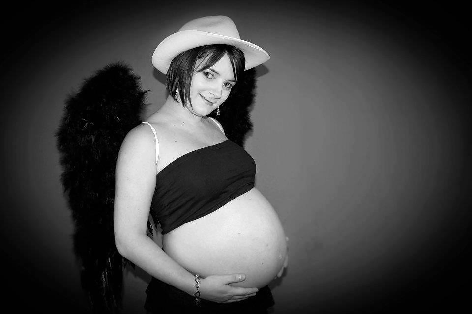 6P Emilie D enceinte - pregnant