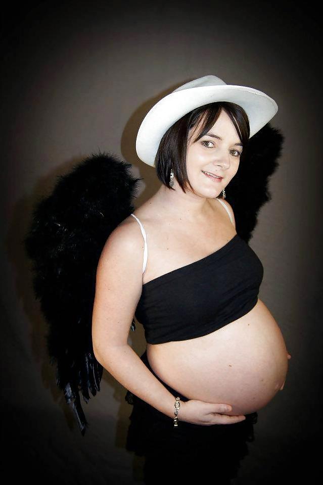6P Emilie D enceinte - pregnant