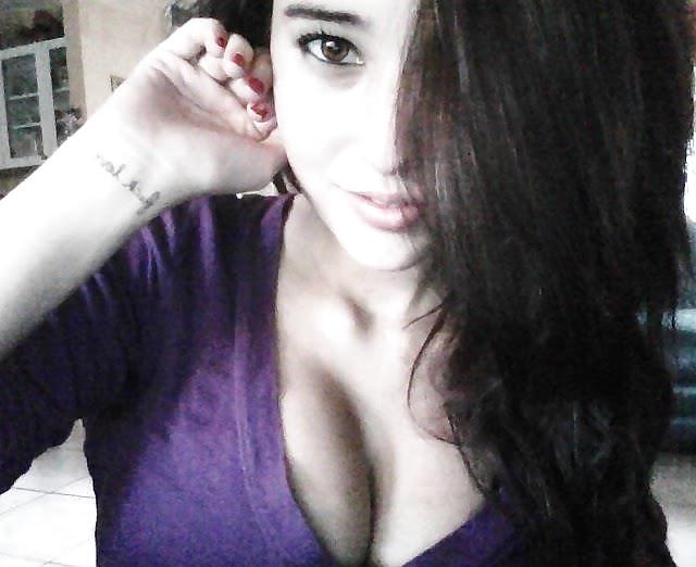 25P Cum on her