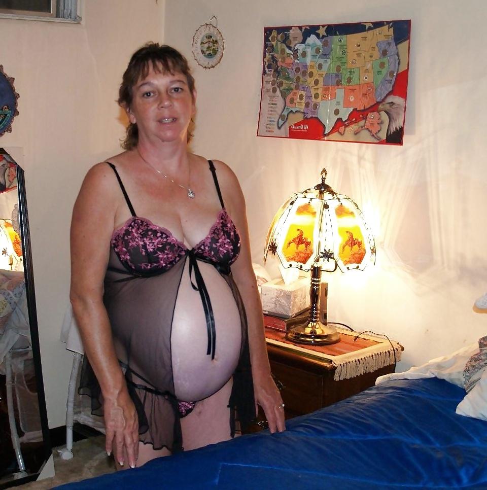 9P Pregnant mom