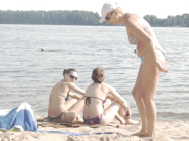 25P Mature Milf in Bikini