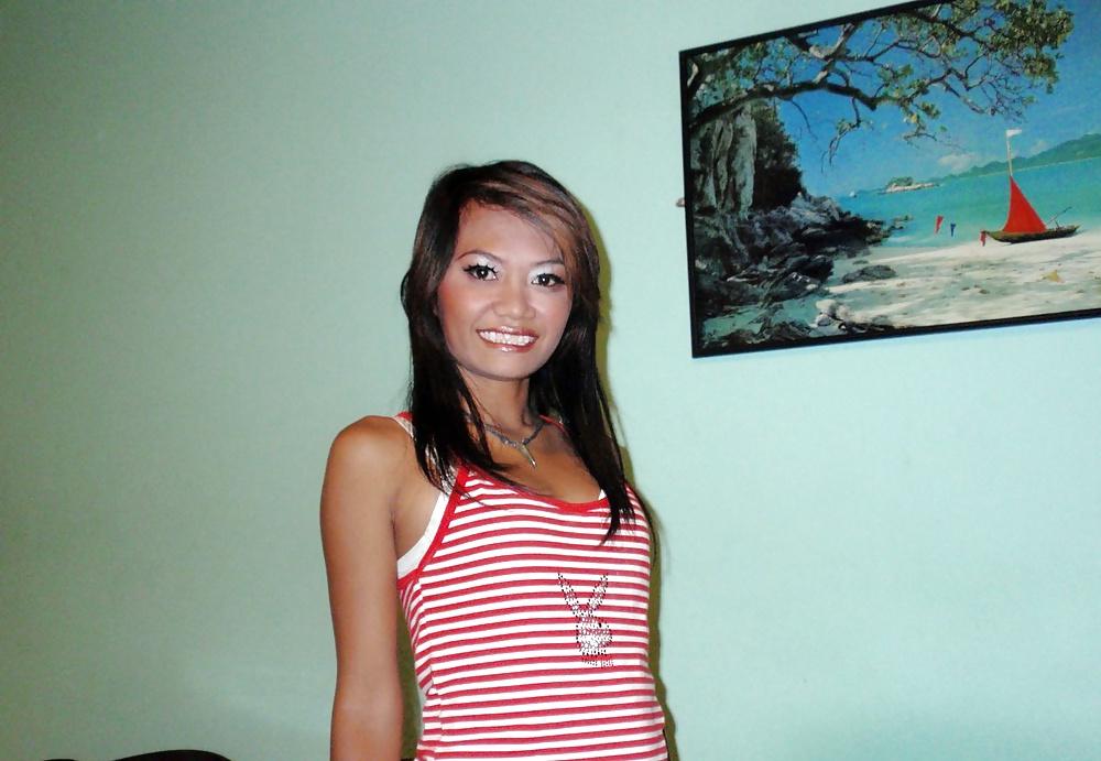 25P Noy, 22 year old Thai girl