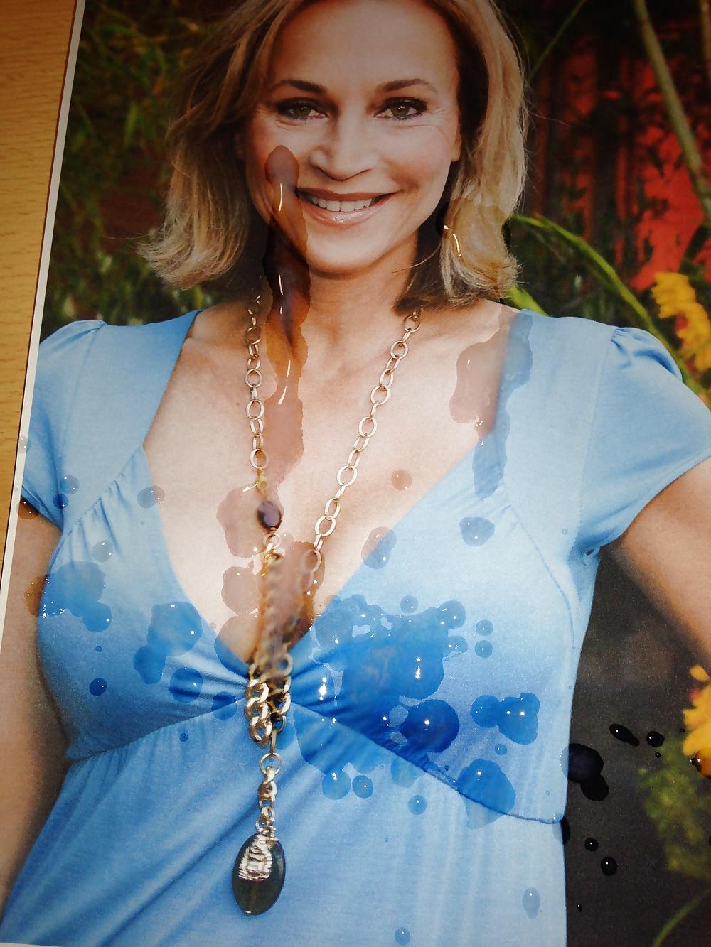 7P Cum on Caroline Beil 