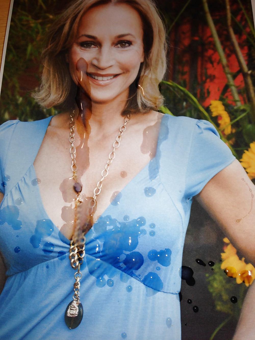 7P Cum on Caroline Beil 
