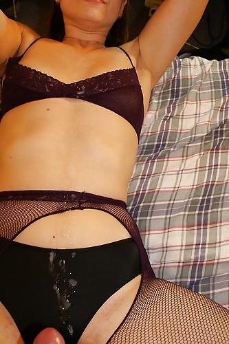 25P Cum On Her Stomach