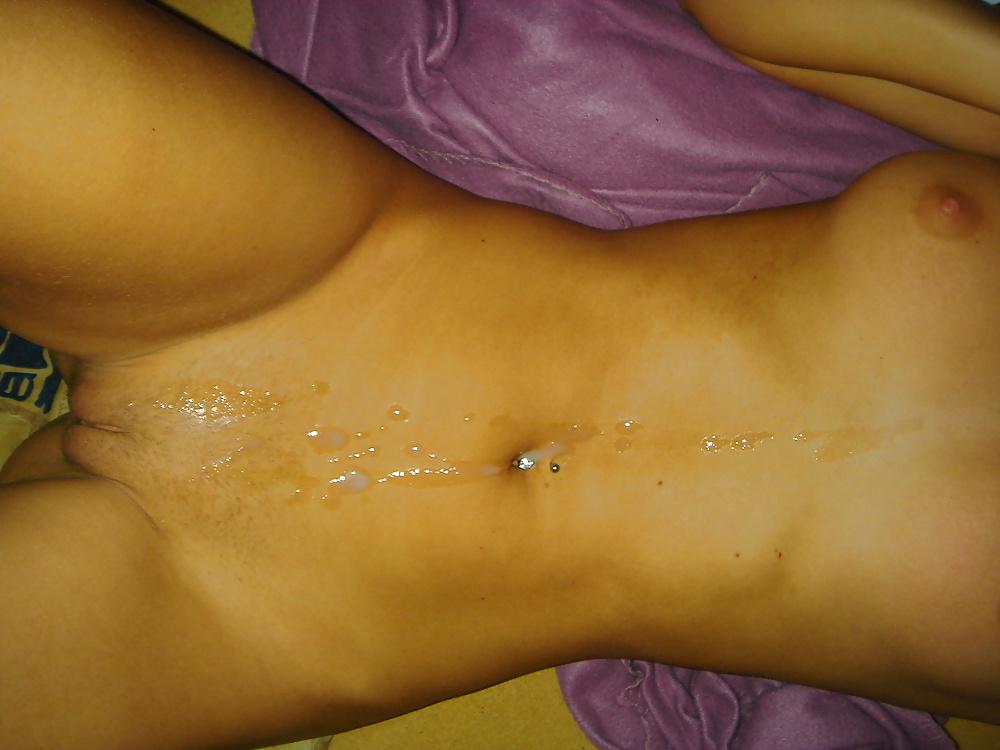 25P Cum On Her Stomach