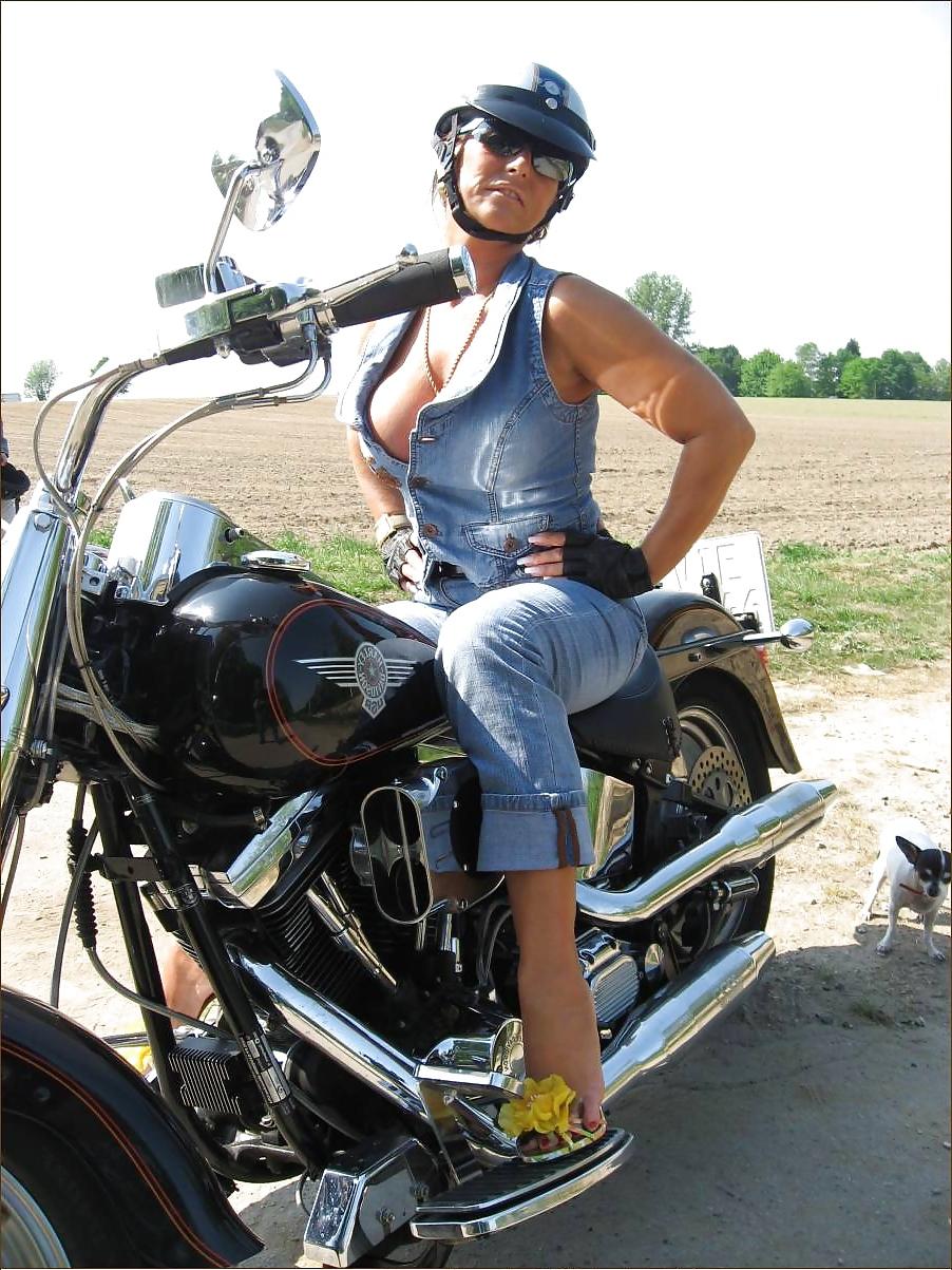 25P Lady Barbara - sexy biker in high heels
