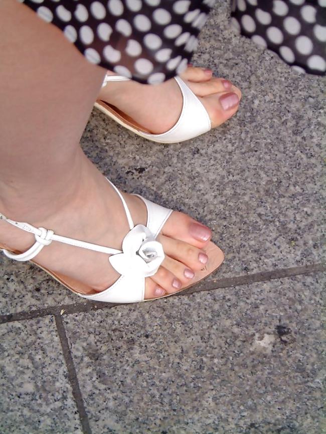25P High Heels on Streets in Japan - Vol. 1