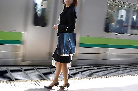 25P High Heels on Streets in Japan - Vol. 1