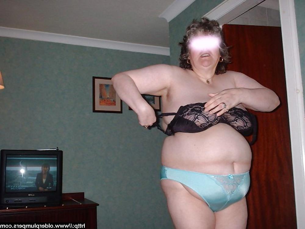 25P Grannies in their bra and knickers 2