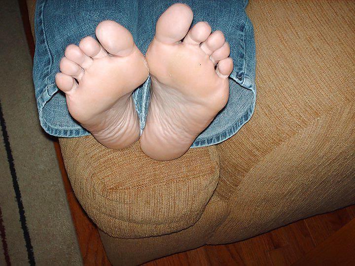 7P Cum on my feet 