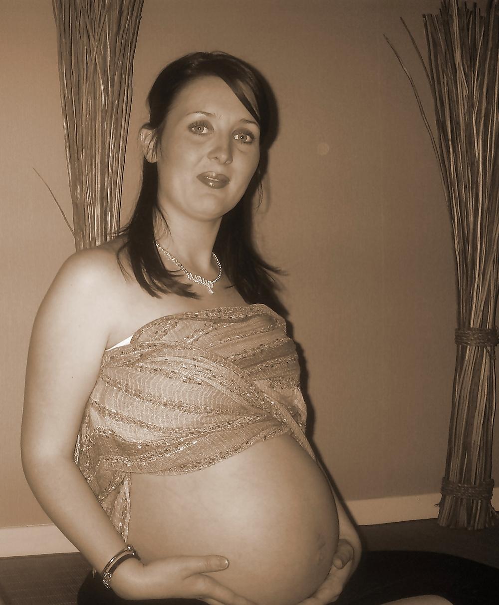 11P Vanessa B Enceinte - Pregnant 3