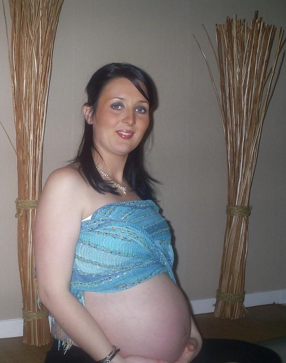 11P Vanessa B Enceinte - Pregnant 3