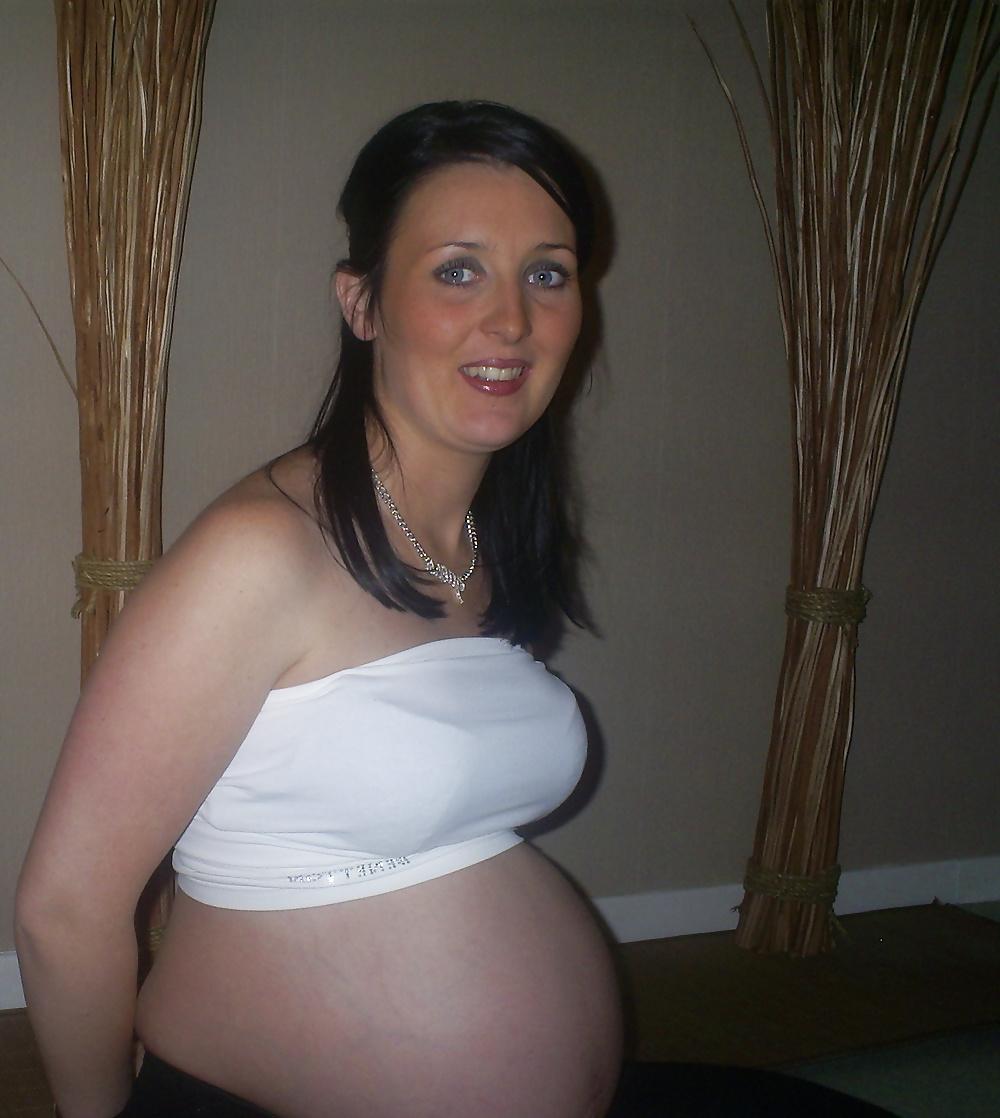 11P Vanessa B Enceinte - Pregnant 3