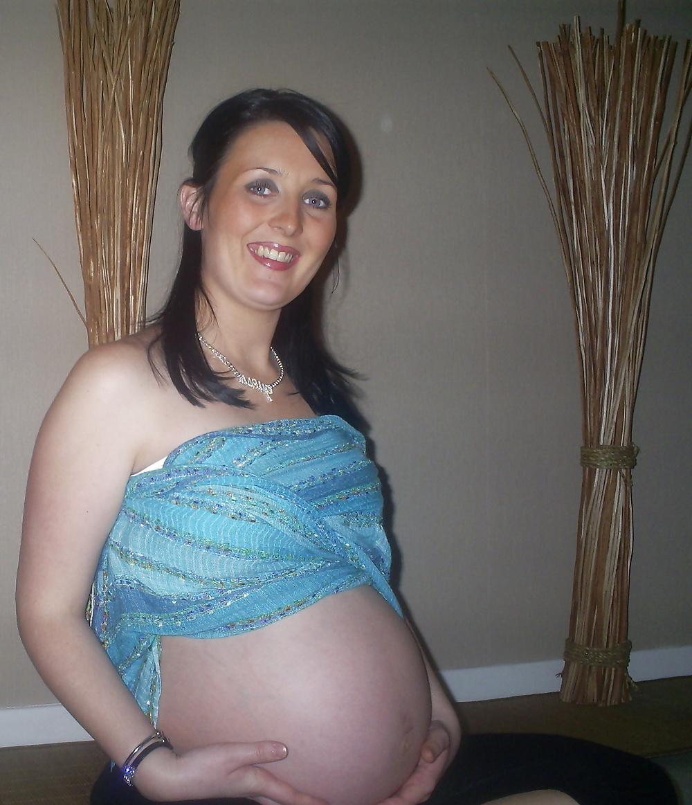 11P Vanessa B Enceinte - Pregnant 3