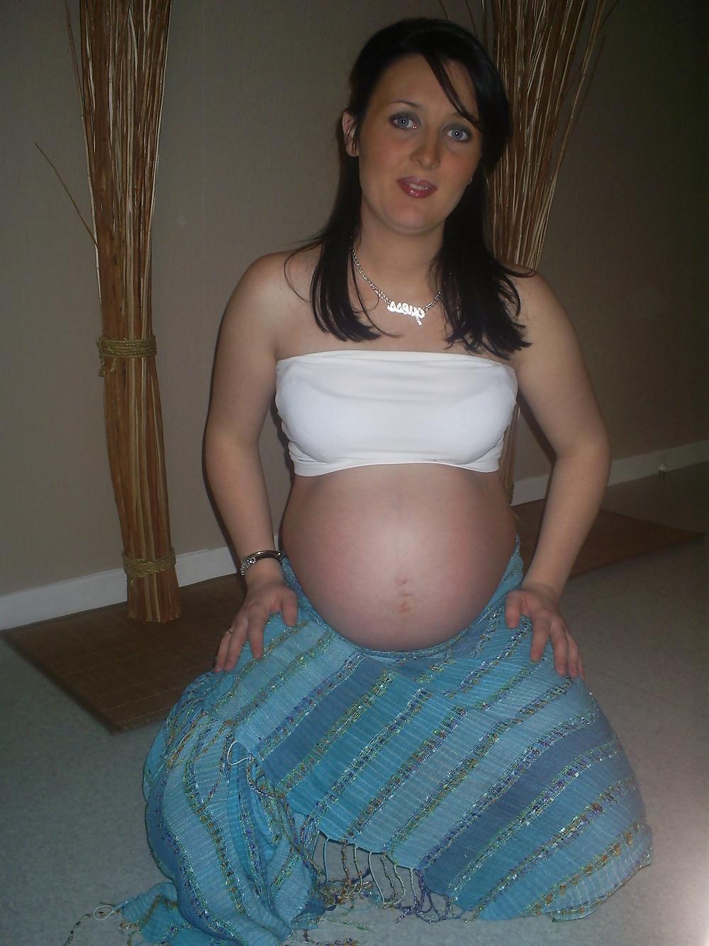 11P Vanessa B Enceinte - Pregnant 3