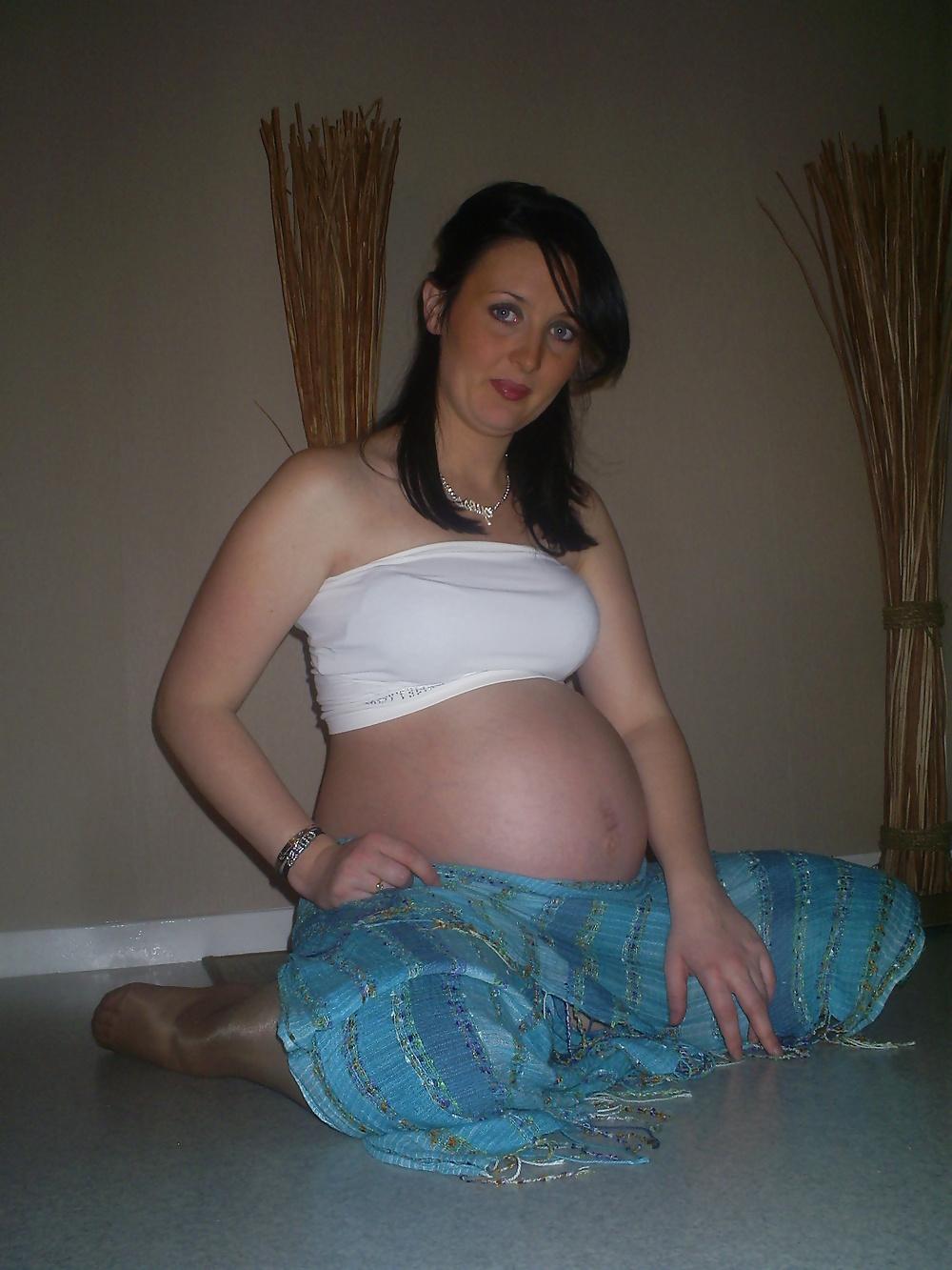 11P Vanessa B Enceinte - Pregnant 3