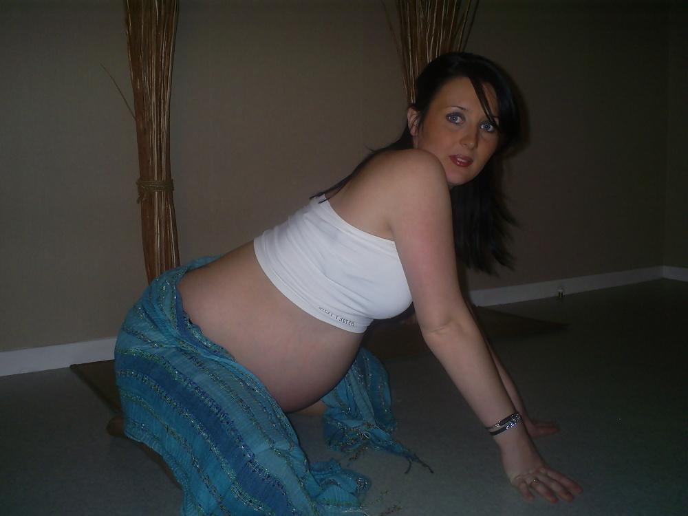 11P Vanessa B Enceinte - Pregnant 3