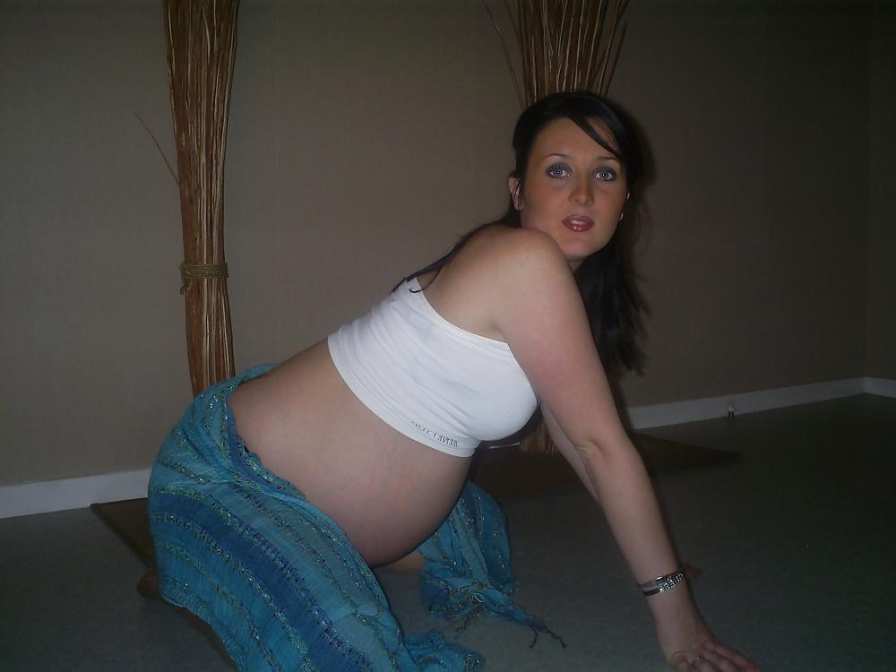 11P Vanessa B Enceinte - Pregnant 3