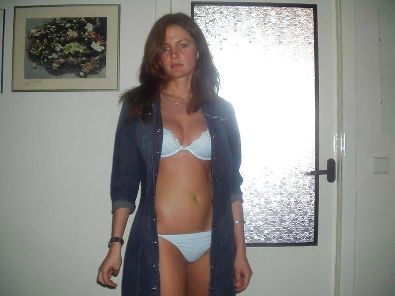12P Pretty Girl Posing 3