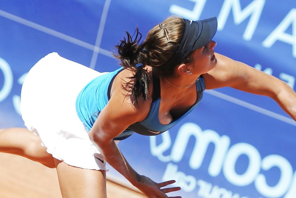 25P Tennis Babes Playing BVR