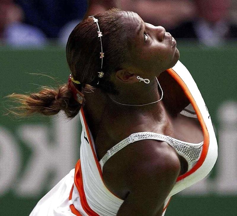 25P Tennis Babes Playing BVR