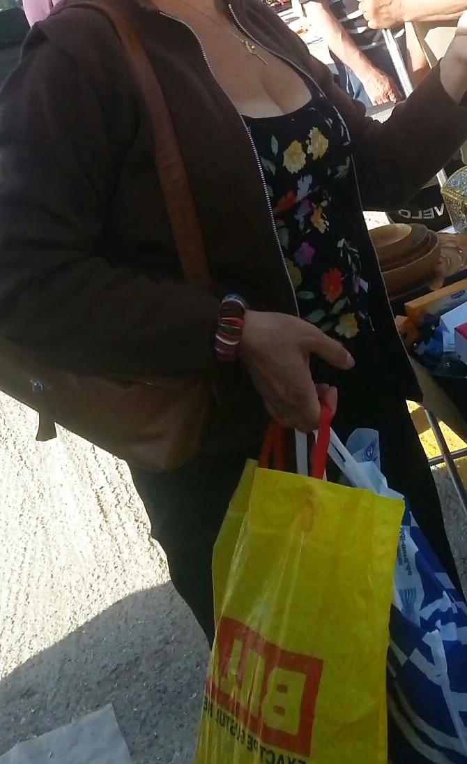 21P Spy boobs and bra romanian