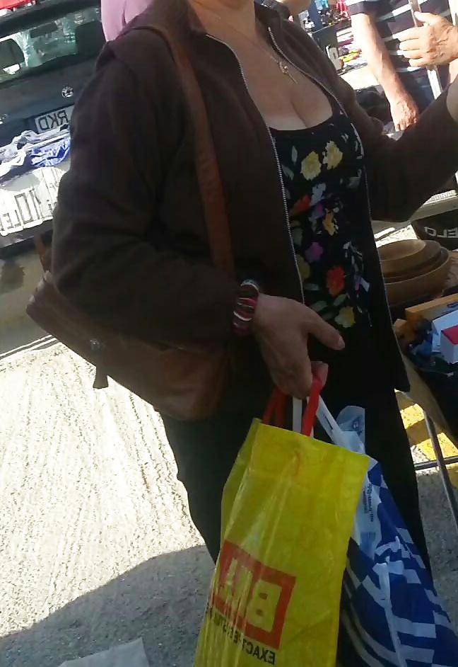 21P Spy boobs and bra romanian