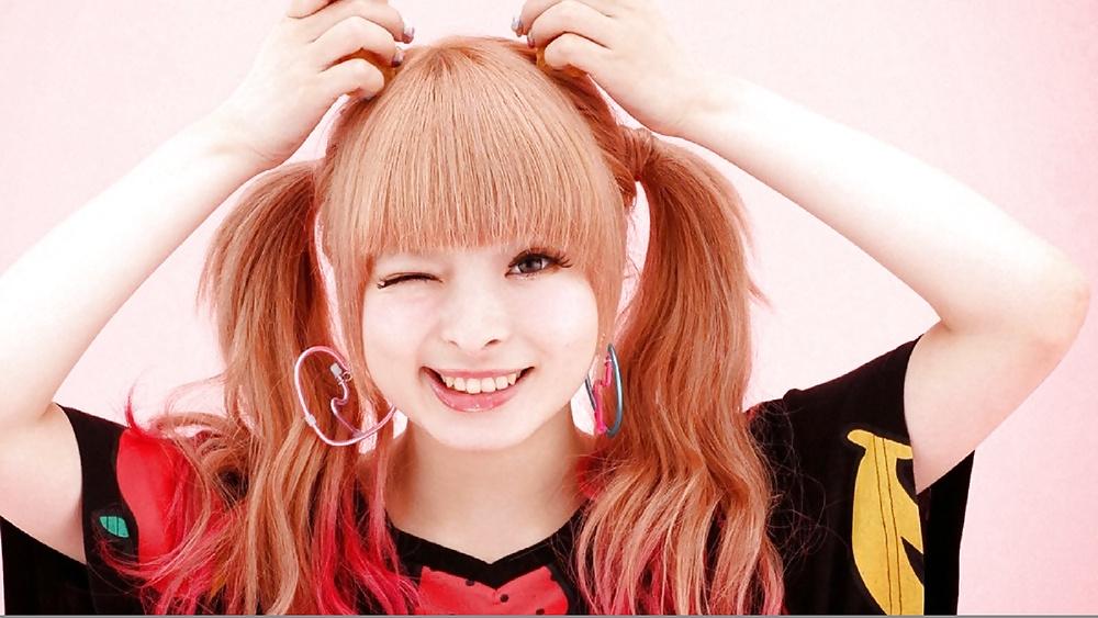 25P Japanese-Korean Kyary Pamyu Pamyu, Hyuna Kim, Nozomi Sasaki