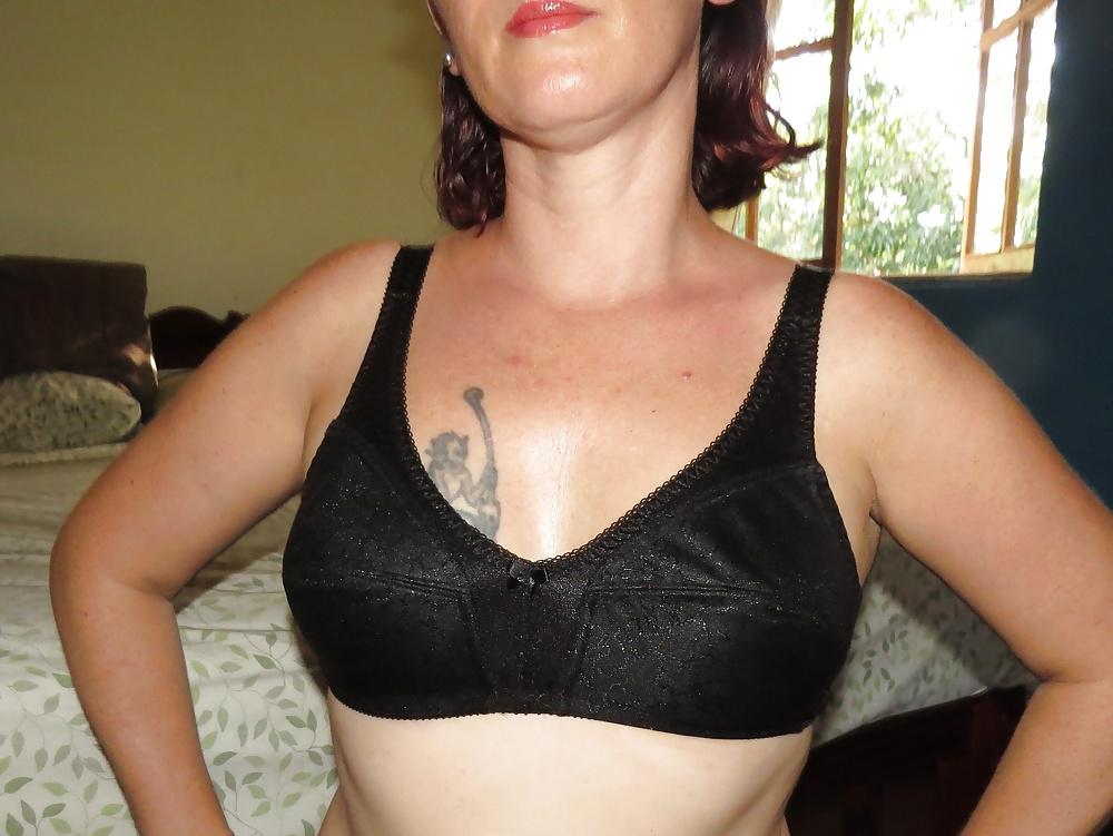 8P Black bra and cum