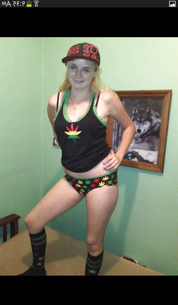 25P Sexy stoner girl tease