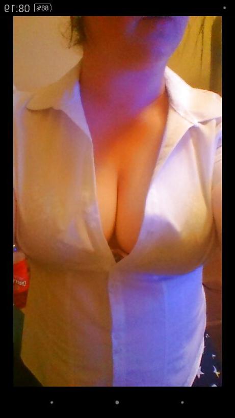 24P Cheating Bournemouth Slut, Lesley Flashing Me On KIK