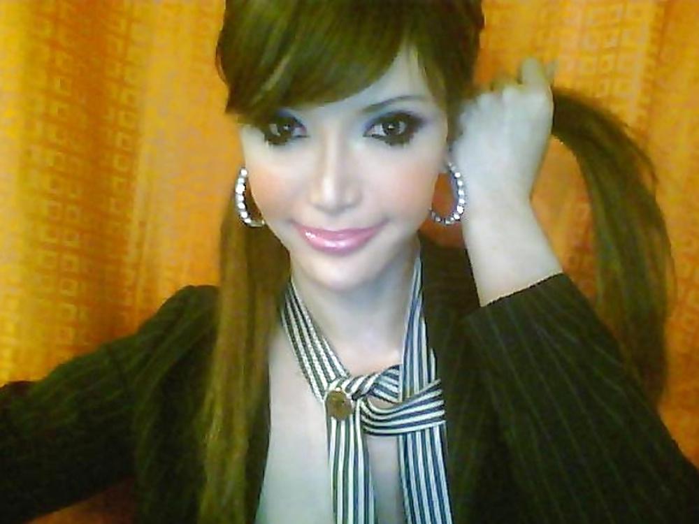 18P Pretty Shemale Denise