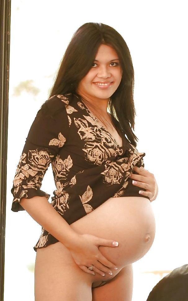 10P Pregnant 08
