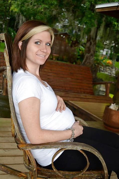 7P Sexy pregnant whore