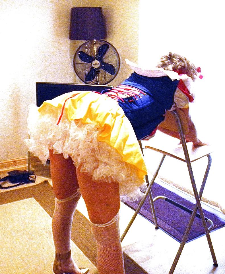 20P My Princess Aine - getting ready to go out with Prince