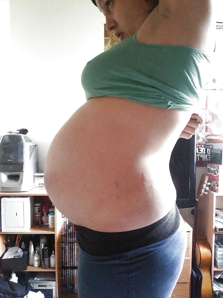 11P Emily B enceinte - pregnant