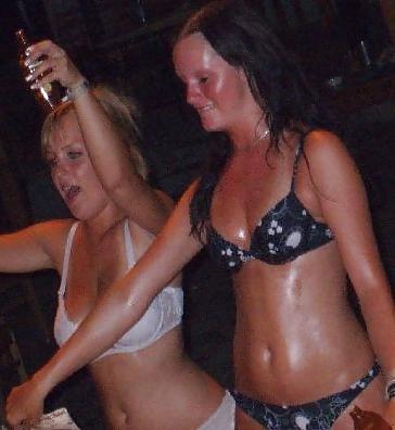 25P Danish teens-185-186-wet t-shirt bra panties upskirt 