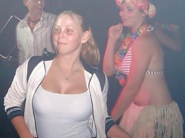 25P Danish teens-185-186-wet t-shirt bra panties upskirt 