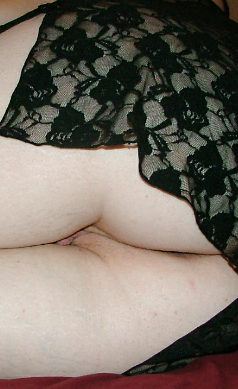 25P Flexible Redhead with Big Pussy Lips,long Legs,and sexy Feet