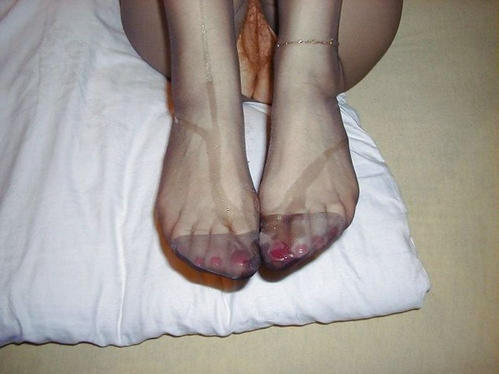 9P CUM on pantyhose and feet