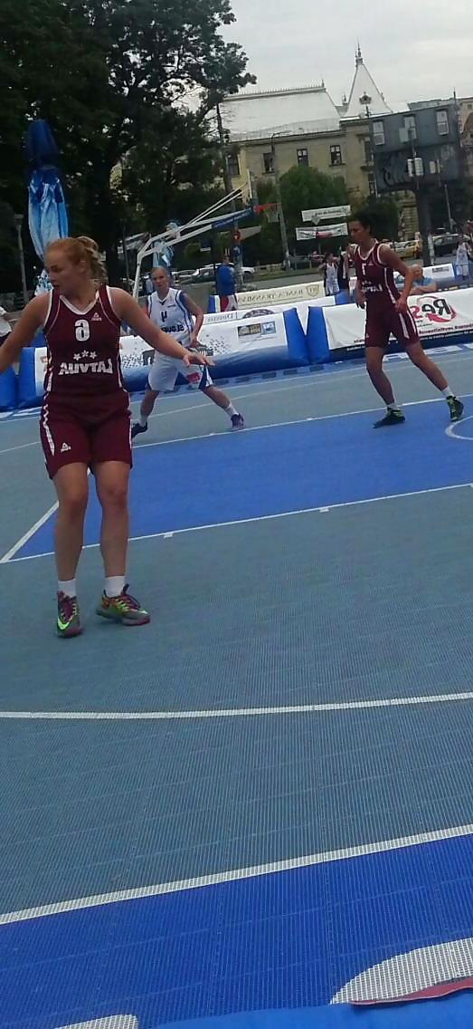 25P Spy sexy teens basketball romanian