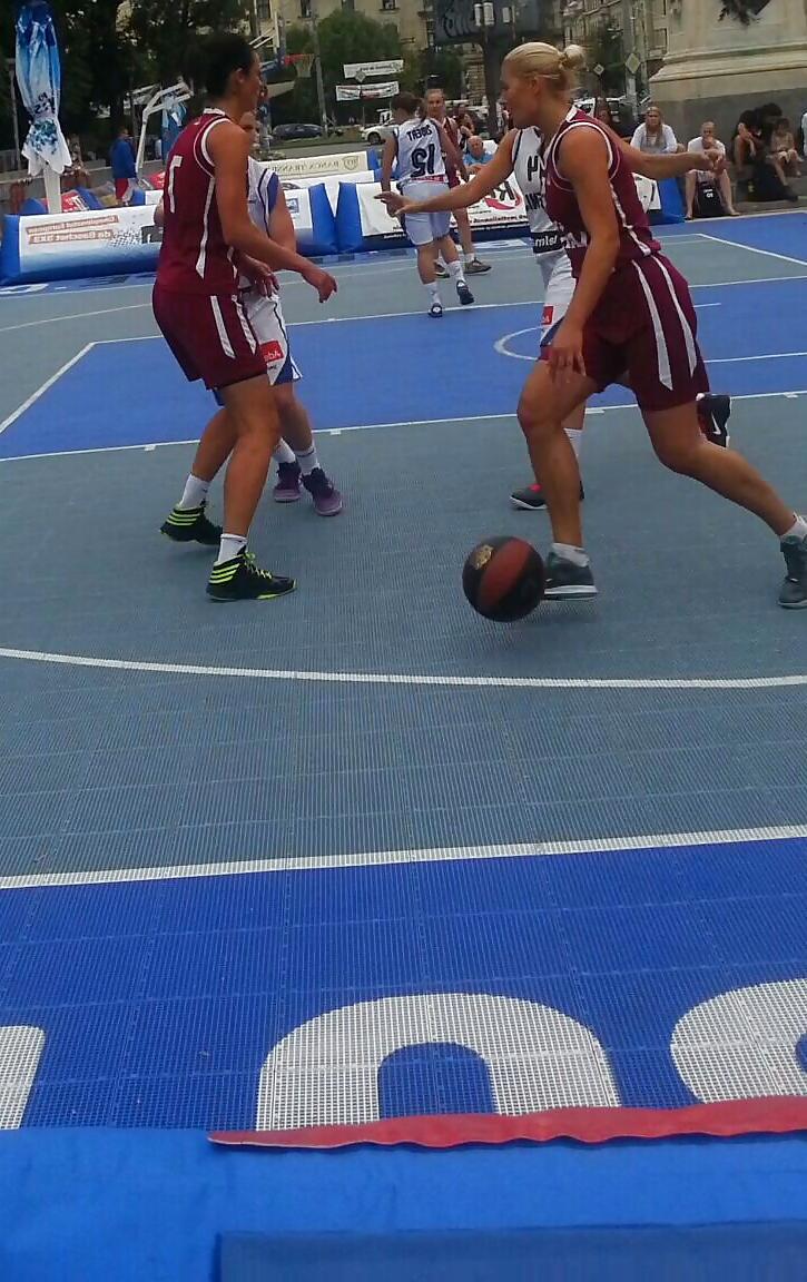 25P Spy sexy teens basketball romanian