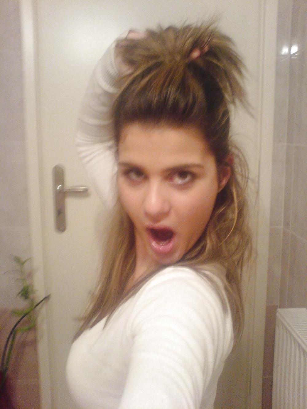 20P Pretty Teen - Show All Sexy Selfie